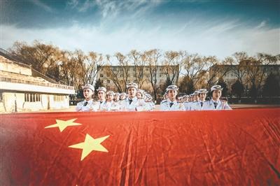 肚子右侧最下面有点疼是怎么回事？游戏画面